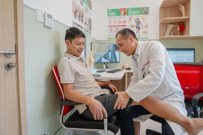 Hoạt động thăm khám, điều trị, phẫu thuật khớp háng và khớp gối là một trong các thế mạnh của Bệnh viện Đa khoa Hồng Ngọc. Ảnh: Duy Phượng