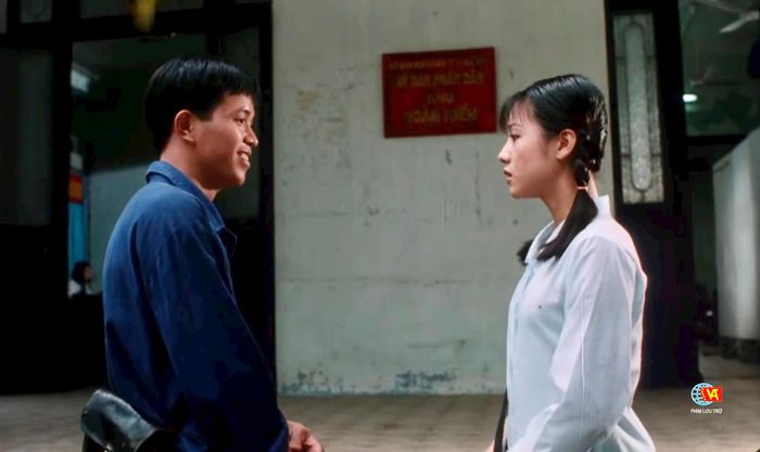 Chuyện phim xoay quanh tình yêu của đôi bạn trẻ Dũng - Nguyệt trong chiến tranh. Ảnh: Chụp màn hình