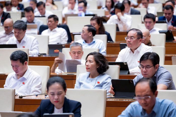 Đại biểu Quốc hội tại phiên làm việc chiều 17-10. Ảnh: media.quochoi.vn