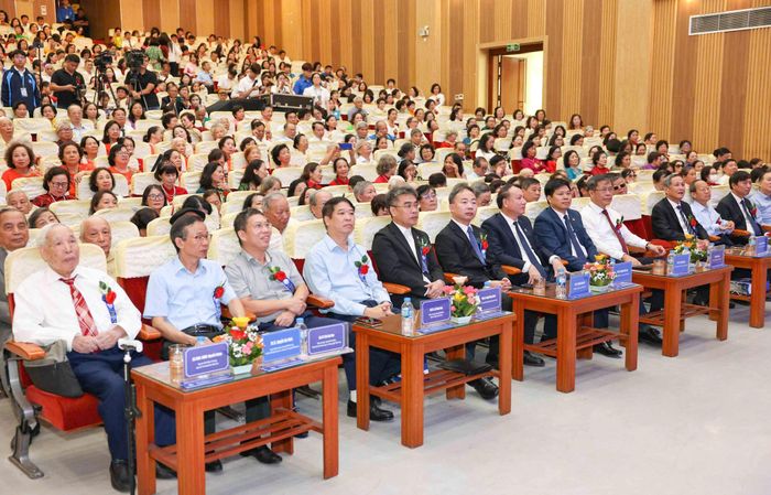 Các đại biểu tham dự buổi lễ. Ảnh: Thanh Tùng