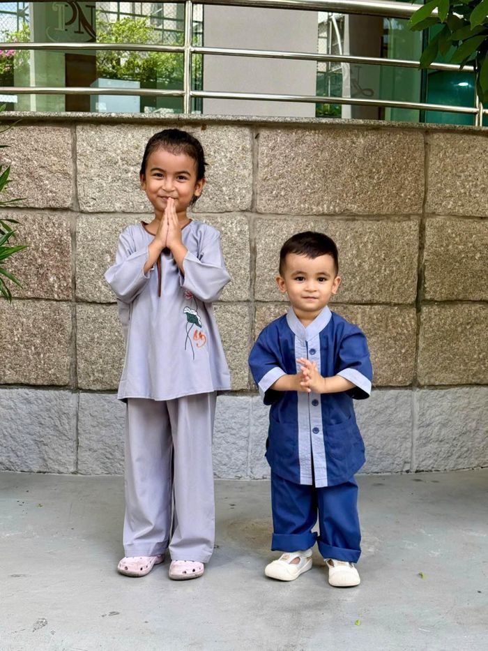 Võ Hạ Trâm nói đùa mình chỉ là người 'đẻ thuê' vì các con càng lớn càng giống nhau và 'như bản sao' của bố, doanh nhân Vikas.
