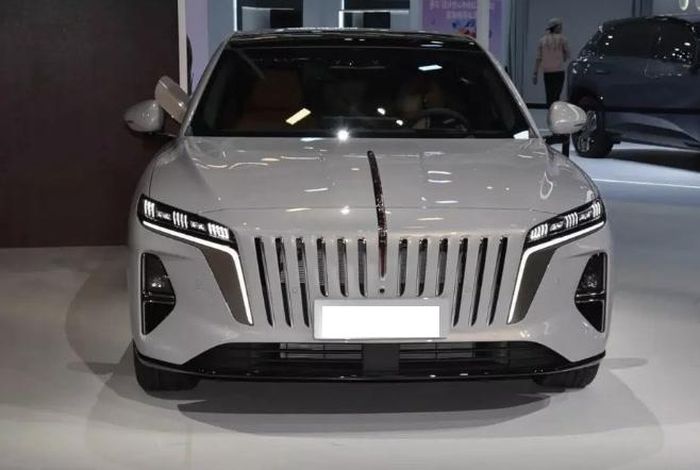 Hongqi H7 PHEV 2027 sở hữu kích thước dài 5.060 mm.