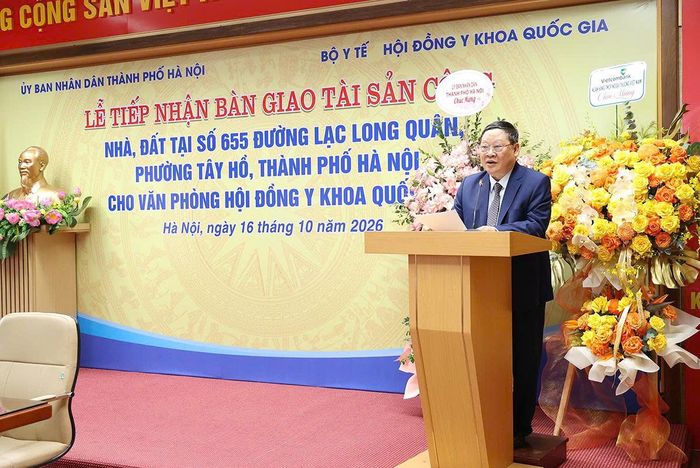 GS.TS Nguyễn Viết Tiến, Chủ tịch Tổng hội Y học Việt Nam, Phó Chủ tịch Thường trực Hội đồng Y khoa Quốc gia phát biểu. Ảnh: Trần Minh