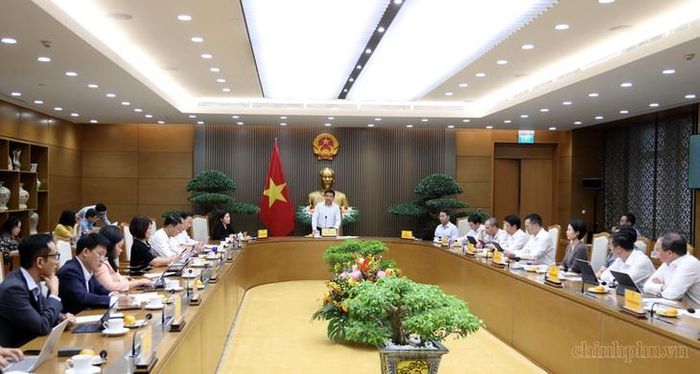 Phó Thủ tướng Nguyễn Văn Thắng chủ trì cuộc họp về điều hành chính sách tiền tệ. Ảnh chinhphu.vn/Đức Tuân