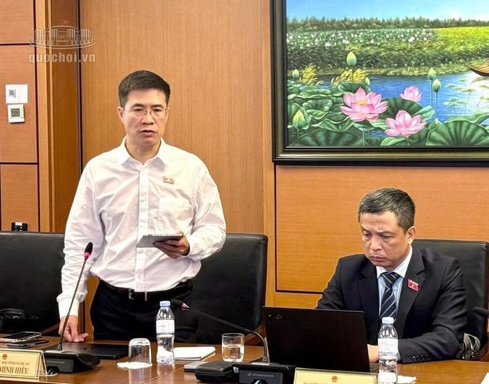 Đại biểu Hoàng Minh Hiếu – Đoàn ĐBQH tỉnh Nghệ An. Ảnh: Media Quốc hội