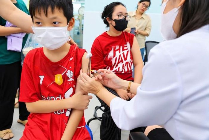 Sở Y tế TPHCM khuyến cáo, các triệu chứng như ho, sổ mũi, đau họng không đồng nghĩa với mắc bệnh não mô cầu. Ảnh: P.Thương.
