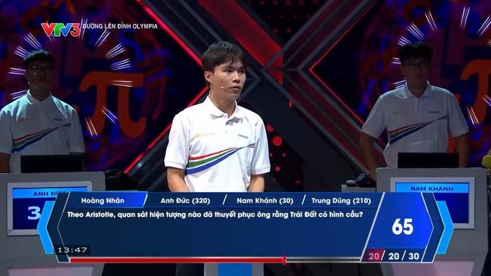 Hoàng Nhân trong phần thi Về đích.