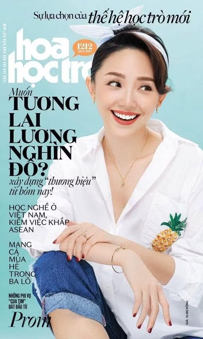 Tóc Tiên xuất hiện với nụ cười rạng rỡ, xinh đẹp trên bìa báo Hoa Học Trò.