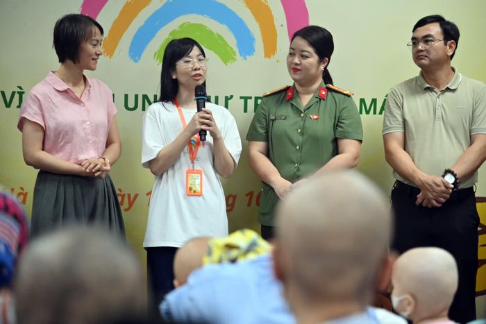 Chị Hoàng Thị Diệu Thuần, Giám đốc Mạng lưới Vì trẻ em ung thư.