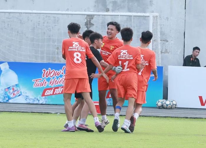 Bảng W: THPT FPT Tây Hà Nội 0-1 THPT Vân Tảo