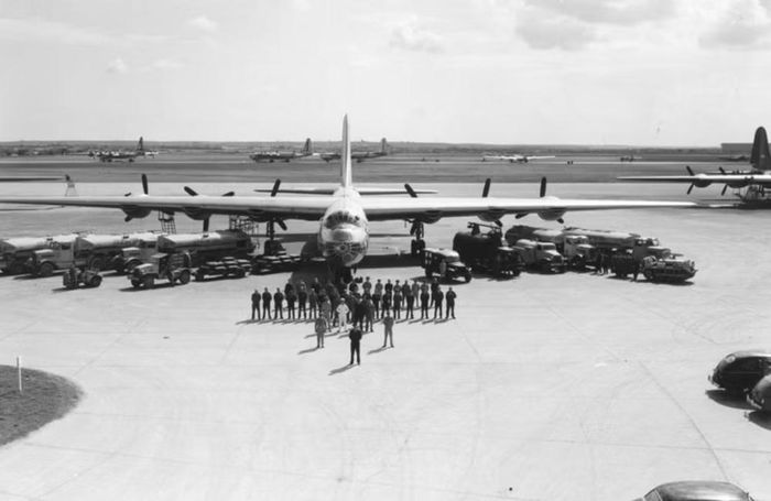 Trong bối cảnh đó, B-36 trở thành biểu tượng cho chiến lược dựa vào sức mạnh oanh tạc cơ và vũ khí hạt nhân.