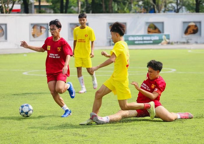 Bảng K: THPT Nguyễn Tất Thành Cầu Giấy 0-5 THPT Thạch Bàn