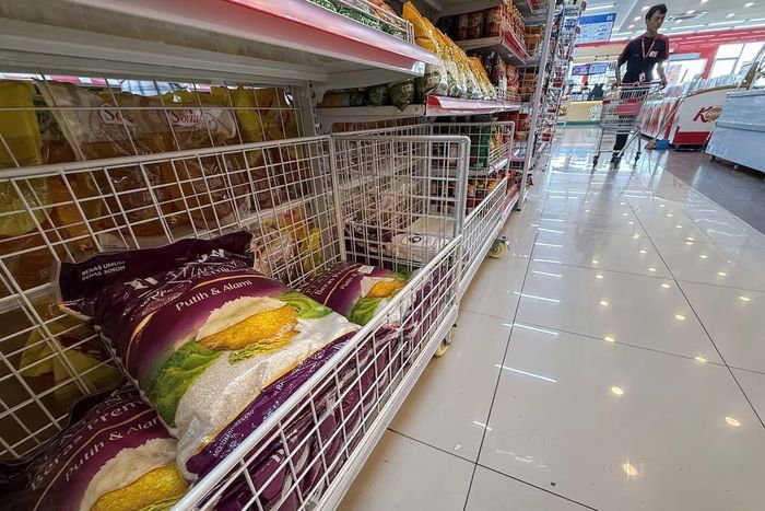  Nếu sản lượng lúa gạo và dầu cọ suy giảm, nguồn cung nông sản toàn cầu có thể chịu tác động. Ảnh: Reuters. 