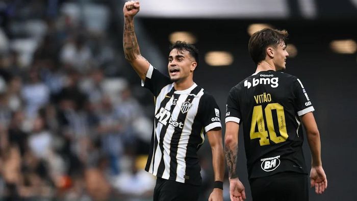  Trong cuộc phỏng vấn với AS ngày 17/10, Reinier thừa nhận quãng thời gian tại Real Madrid không như mong đợi, nhưng không loại trừ khả năng trở lại Bernabeu trong tương lai. 