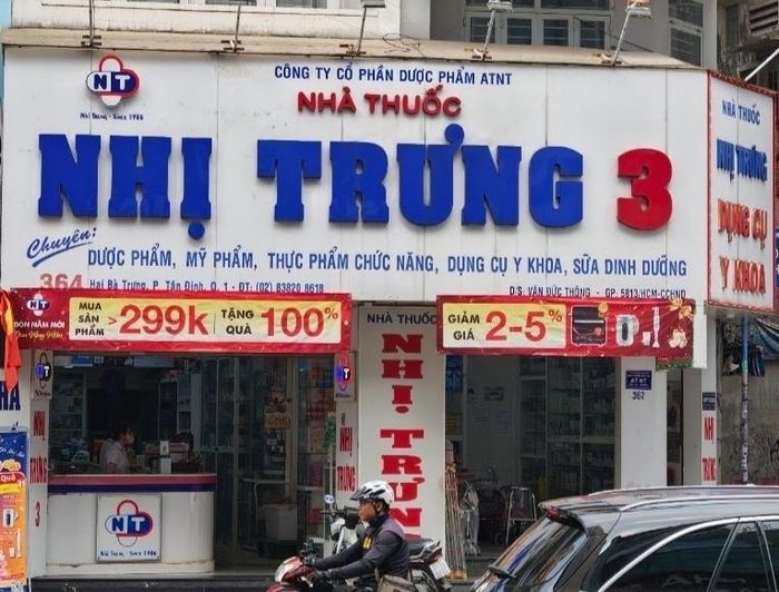  Nhà thuốc Nhị Trưng 3, tại số 364 Hai Bà Trưng, phường Tân Định, bị phạt 15 triệu đồng. 