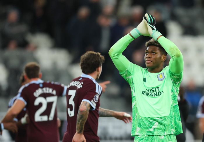  Suzuki tạo dấu ấn tại Premier League. Ảnh: Reuters. 