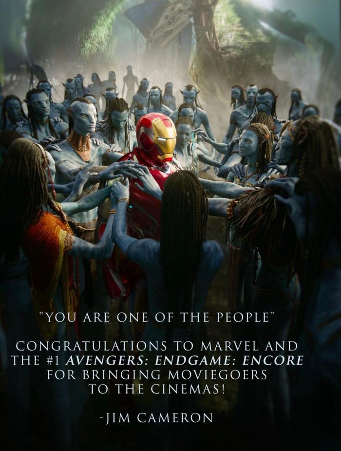 James Cameron đăng tải bức ảnh chúc mừng chiến thắng của Avengers: Endgame.