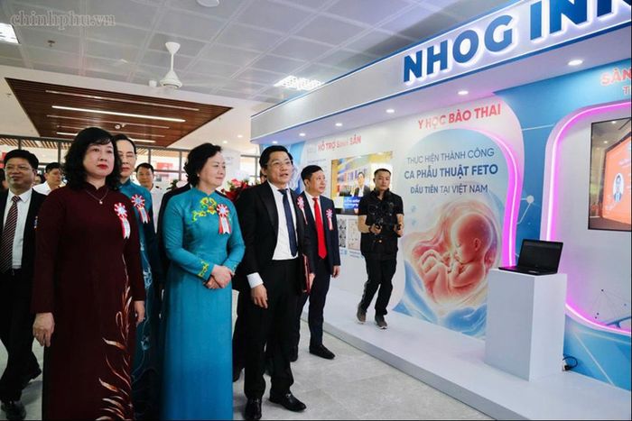 Bí thư Trung ương Đảng, Phó Thủ tướng Chính phủ Phạm Thị Thanh Trà tham quan cơ sở vật chất Bệnh viện Phụ sản Trung ương cơ sở 2 ngày 17.10.2026. Ảnh: Chinhphu.vn