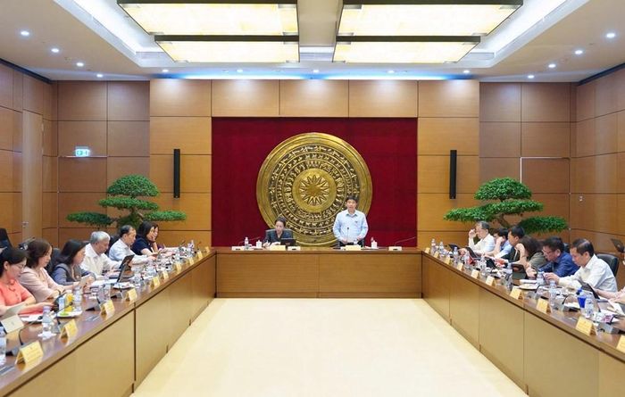 Phiên thảo luận tại Tổ 7 (gồm Đoàn ĐBQH TP. Bắc Ninh và Đoàn ĐBQH tỉnh Lâm Đồng) về tình hình thực hiện kế hoạch phát triển kinh tế - xã hội năm 2026; dự kiến kế hoạch phát triển kinh tế - xã hội năm 2027 sáng 18.10. Ảnh: Quốc hội