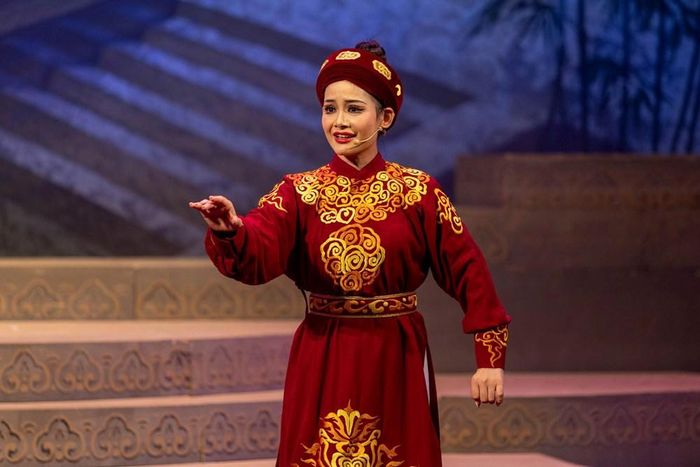 Trở lại sân khấu sau hơn 10 năm, giảng viên, Ths. Trần Thị Hạnh không tránh khỏi cảm giác bồi hồi, hồi hộp