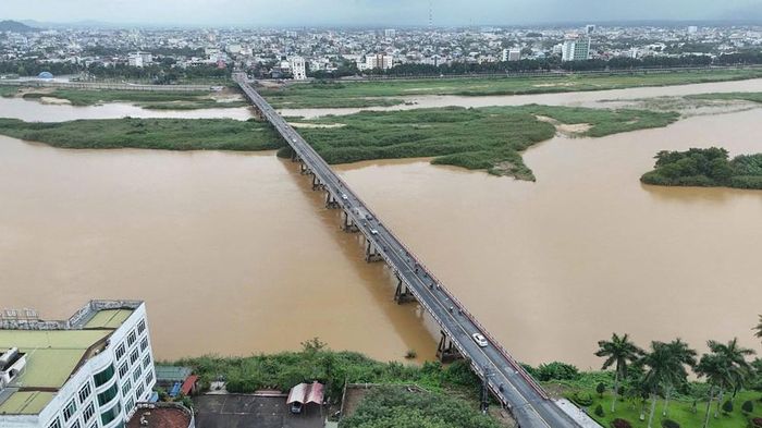 Cầu Trà Khúc 1 gắn bó với đời sống người dân Quảng Ngãi suốt hơn 60 năm qua