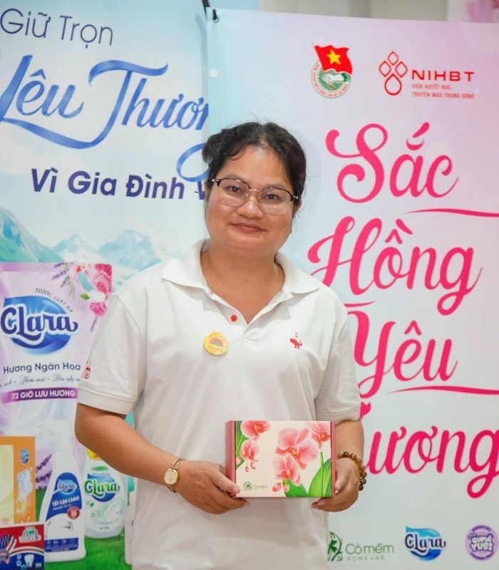 Cô giáo Phạm Thị Thuỳ Trang đã chạm mốc 125 lần hiến máu