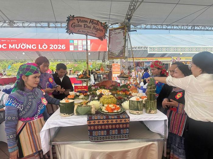 Mâm cơm giành giải nhất thuộc về xã Sín Chéng