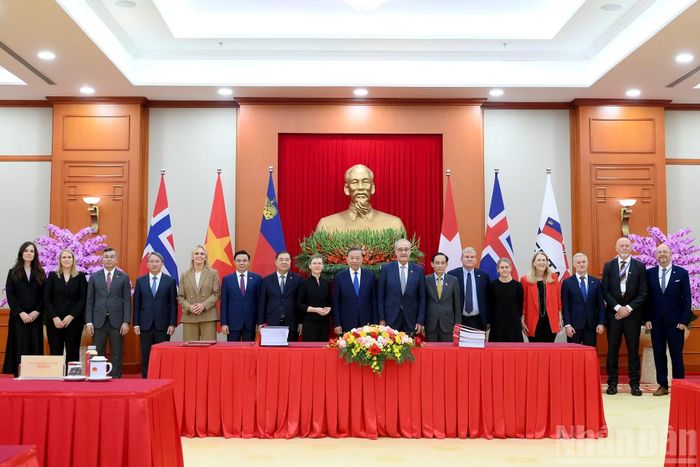 Tổng Bí thư, Chủ tịch nước Tô Lâm và các đại biểu tại Lễ ký kết Hiệp định Thương mại tự do Việt Nam-EFTA (VEFTA).
