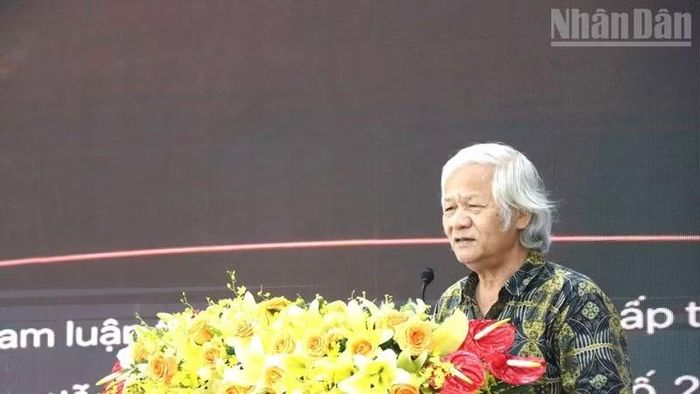 Phó Giáo sư, Tiến sĩ Phan Quốc Anh, phát biểu ý kiến tại hội thảo “Bảo tồn và phát huy giá trị nghệ thuật làm gốm của người Chăm được UNESCO ghi danh là di sản văn hóa phi vật thể cần được bảo vệ khẩn cấp” do Bộ Văn hóa, Thể thao và Du lịch tổ chức tại xã Ninh Phước nhân dịp lễ hội Katê năm 2026. (Ảnh: NGUYỄN TRUNG)