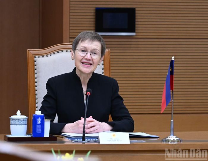 Thủ tướng Công quốc Liechtenstein Brigitte Haas phát biểu tại hội đàm.
