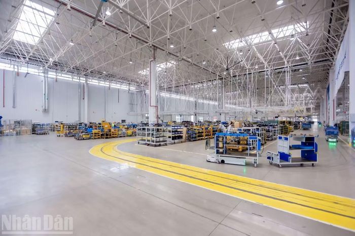 Một góc nhà máy sản xuất Đông Phong Nano 01.
