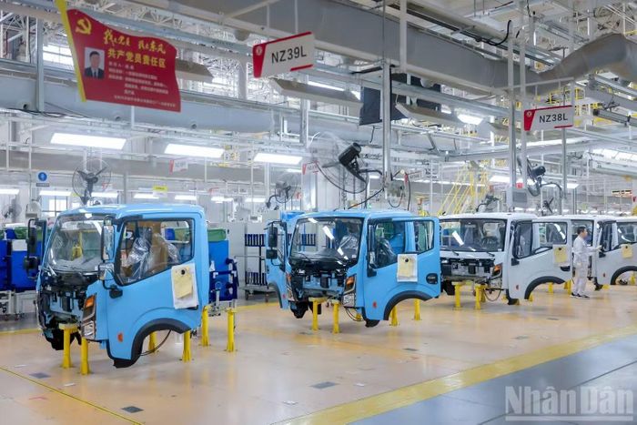 Xưởng lắp ráp tổng thể tại nhà máy Tương Dương được trang bị ba dây chuyền chính và ba dây chuyền phụ, với nhịp sản xuất thiết kế đạt 30 xe mỗi giờ và công suất quy hoạch hằng năm vượt 120.000 xe.
