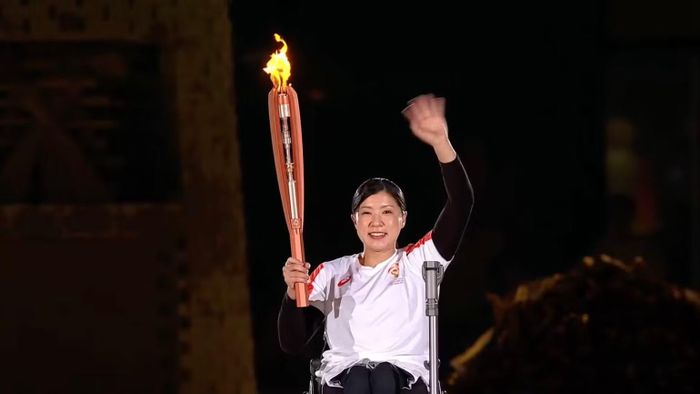 Trước lễ khai mạc, ngọn lửa Đại hội được hợp nhất từ các nguồn lửa tại 31 địa phương thuộc tỉnh Aichi, sau đó rước qua nhiều địa điểm tại Nagoya và khu vực lân cận. (Ảnh: Ban tổ chức)