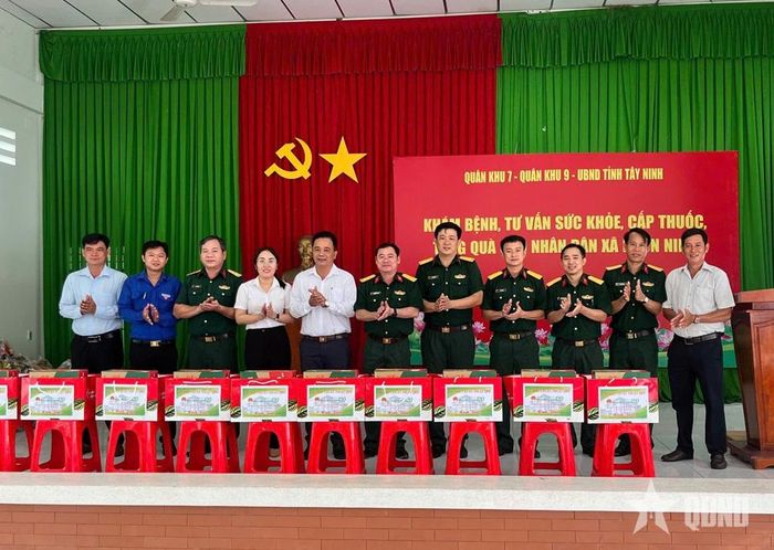 Các hoạt động của y, bác sĩ Bệnh viện Quân y 120 có ý nghĩa thiết thực, thể hiện tinh thần trách nhiệm, y đức và sự tận tâm của đội ngũ cán bộ, nhân viên bệnh viện đối với cộng đồng. 