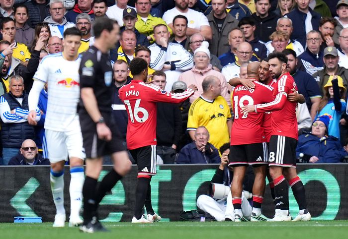 Các cầu thủ Man Utd mừng bàn thắng mở tỷ số. Ảnh: AP
