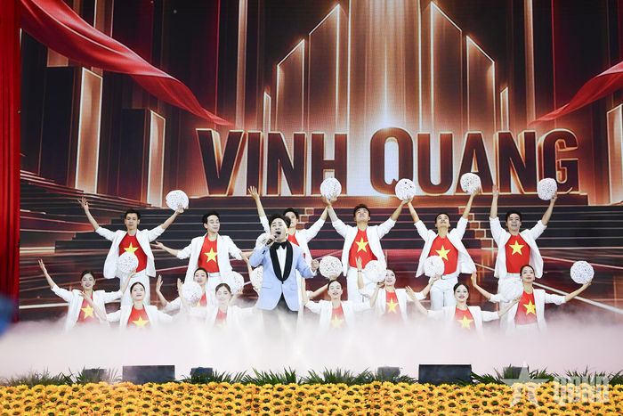 Tiết mục văn nghệ tại buổi lễ.