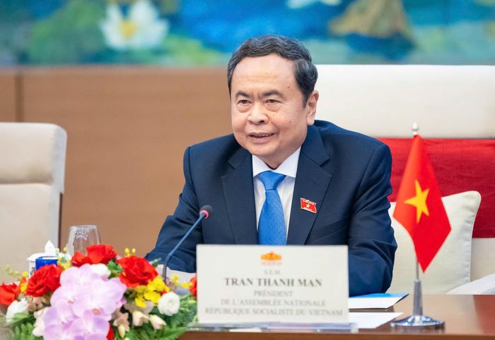 Chủ tịch Quốc hội Trần Thanh Mẫn phát biểu tại cuộc hội kiến Tổng thống Liên bang Thụy Sĩ Guy Parmelin, ngày 18-10. Ảnh: VIẾT CHUNG
