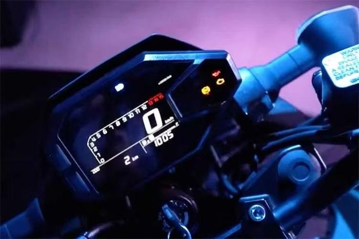Z300 phát triển trên nền tảng của mẫu Ninja 300 vốn vẫn luôn được bán tại Ấn Độ. Nhiều chi tiết phần cứng được chia sẻ lại từ dòng sportbike này, bao gồm vành xe, hệ thống phanh đĩa đơn ở cả bánh trước và bánh sau.