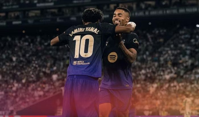 Lamine Yamal và Gabriel Jesus trong trận Barcelona thắng Betis 5-2 tại vòng 9 La Liga 2026-2027. Ảnh: Barcelona.