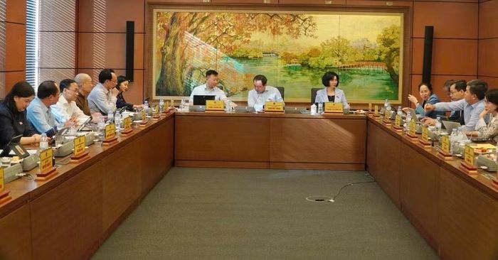 Toàn cảnh phiên thảo luận Tổ 1 - chiều 18/10.