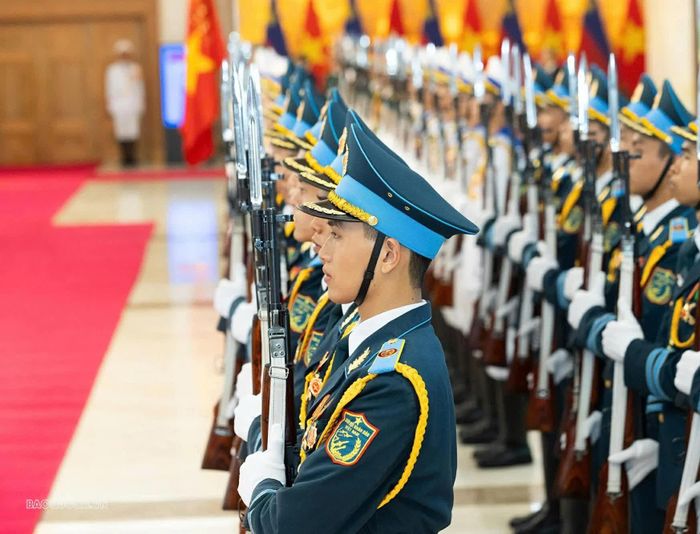 Nhận lời mời của Thủ tướng Chính phủ Lê Minh Hưng, Thủ tướng Công quốc Liechtenstein Brigitte Haas đã đến Thủ đô Hà Nội, bắt đầu chuyến thăm chính thức Việt Nam từ ngày 17 đến 19/10/2026. (Ảnh: Thành Long)