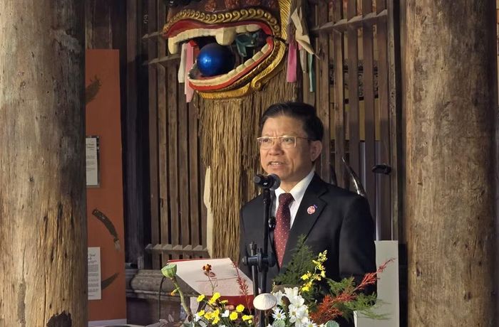 Ông Hoàng Anh Tuấn, Hiệu trưởng Trường Đại học Khoa học Xã hội và Nhân văn, Đại học Quốc gia Hà Nội, phát biểu tại buổi lễ. Ảnh: Hoài Phương