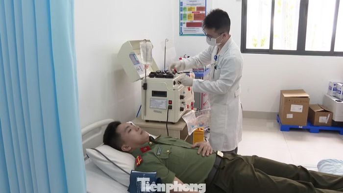 Trung úy Quân có 34 lần hiến máu và 2 lần hiến tiểu cầu.
