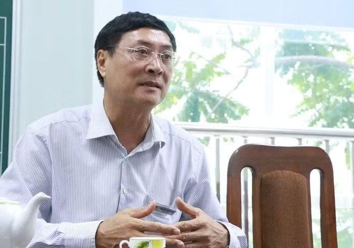 Thầy giáo Nguyễn Quốc Bình, Hiệu trưởng trường THCS và THPT Lương Thế Vinh -cơ sở Tân Triều.