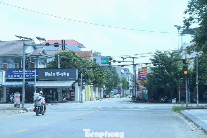 Bên cạnh bài toán vốn, dự án còn vướng tại vị trí giao với đường Trương Văn Lĩnh, nơi tồn tại đoạn thắt cổ chai. Việc giải phóng mặt bằng để bảo đảm chiều rộng toàn tuyến 24m là điều kiện quan trọng nhằm phát huy hiệu quả kết nối giao thông sau khi công trình hoàn thành.