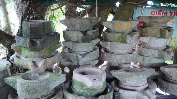 Đến nay, bộ sưu tập của ông đã có hàng trăm chiếc cối với nhiều kích thước, kiểu dáng và niên đại khác nhau.