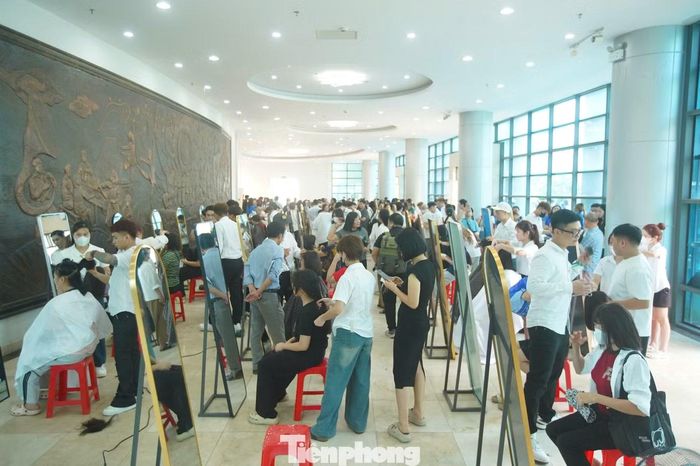 Thông qua chương trình, Đoàn Thanh niên - Hội LHTN Việt Nam phường Đống Đa và Hội LHPN phường mong muốn lan tỏa tinh thần tình nguyện, kết nối nguồn lực cộng đồng để triển khai các hoạt động an sinh thiết thực. Mỗi mái tóc được trao đi không chỉ mang lại diện mạo mới mà còn gửi gắm tình yêu thương, tiếp thêm niềm tin để bệnh nhân ung thư vững vàng trên hành trình điều trị.