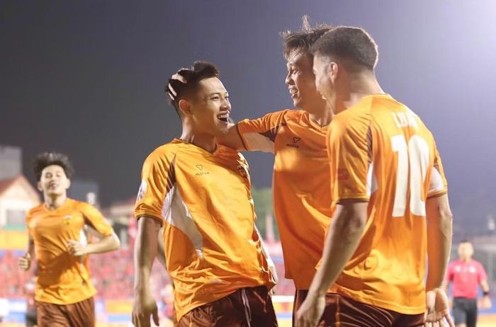 Hoàng Anh Gia Lai bất ngờ chơi hay trong hiệp 1