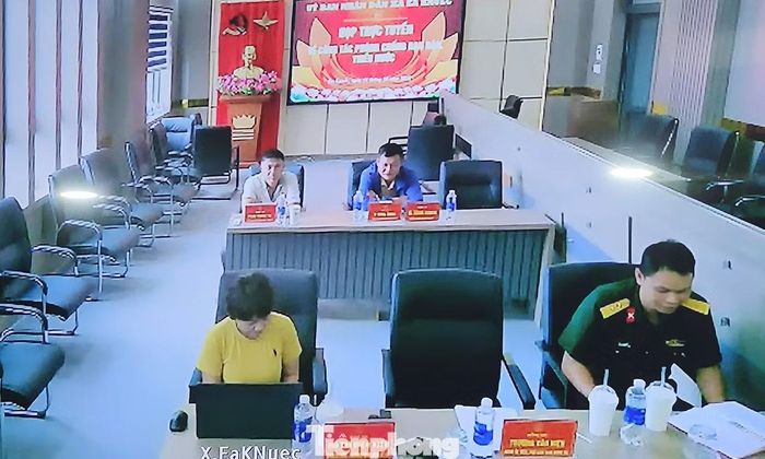 Điểm cầu UBND xã Ea Knuếc không có lãnh đạo dự.