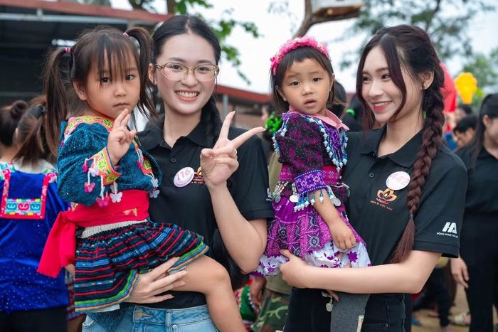 Đinh Hoàng Gia Linh có nhiều sở thích liên quan đến lĩnh vực truyền thông, đang tham gia các câu lạc bộ truyền thông và có cơ hội dẫn chương trình.